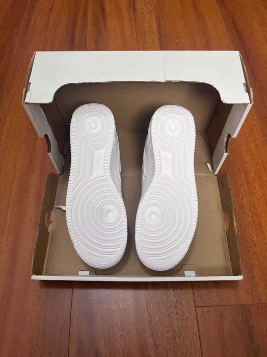 White lace-up shoes size 41