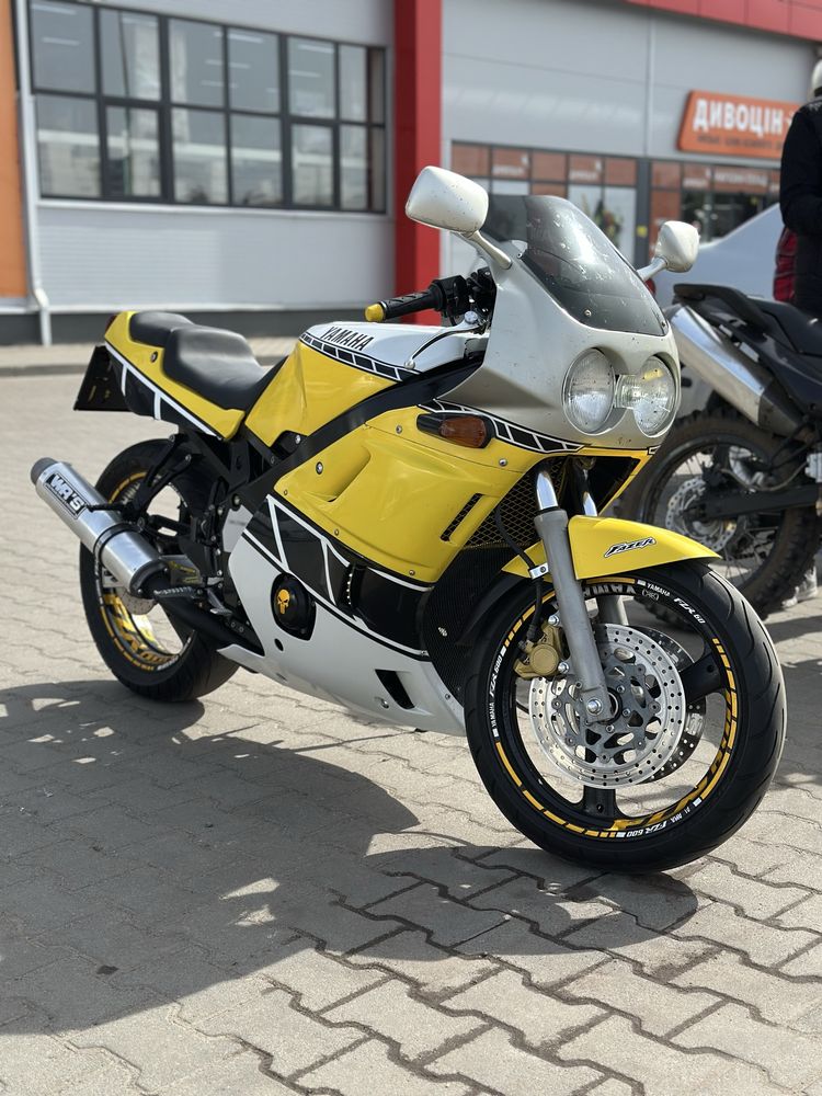 Yamaha FZR400RR FZR