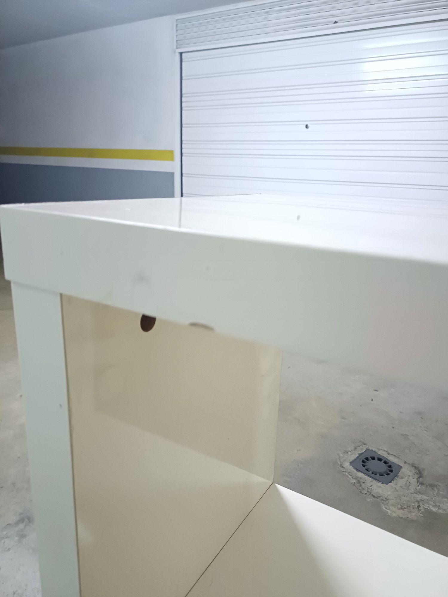 Movel branco usado