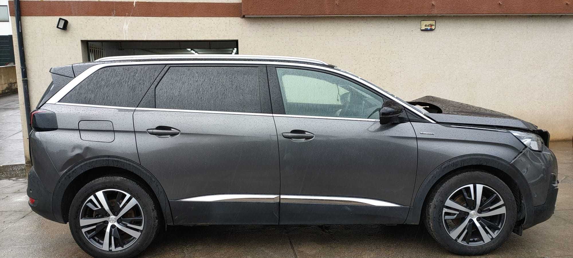 PEUGEOT 5008 II 1.5 BlueHDi Diesel 7 LUGARES