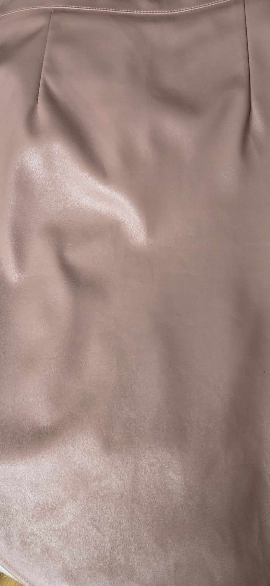 Pudrowy różowa spódniczka Missguided ze sztucznej skóry xxs