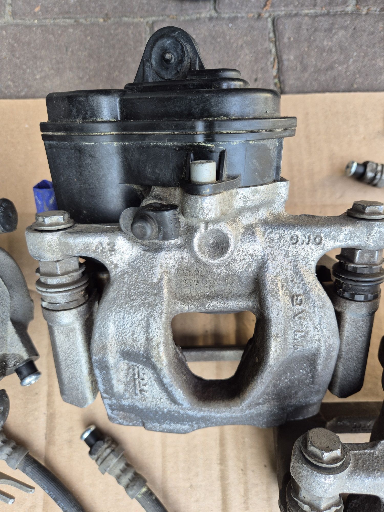 Komplet zacisków hamulcowych audi a4 b9 a5 f5 pod tarcze 314/300