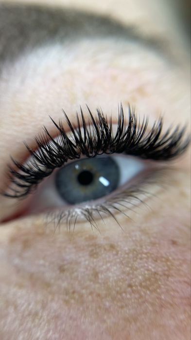 Наращивание/ ламинирование ресниц/окрашивание и ламинирование бровей