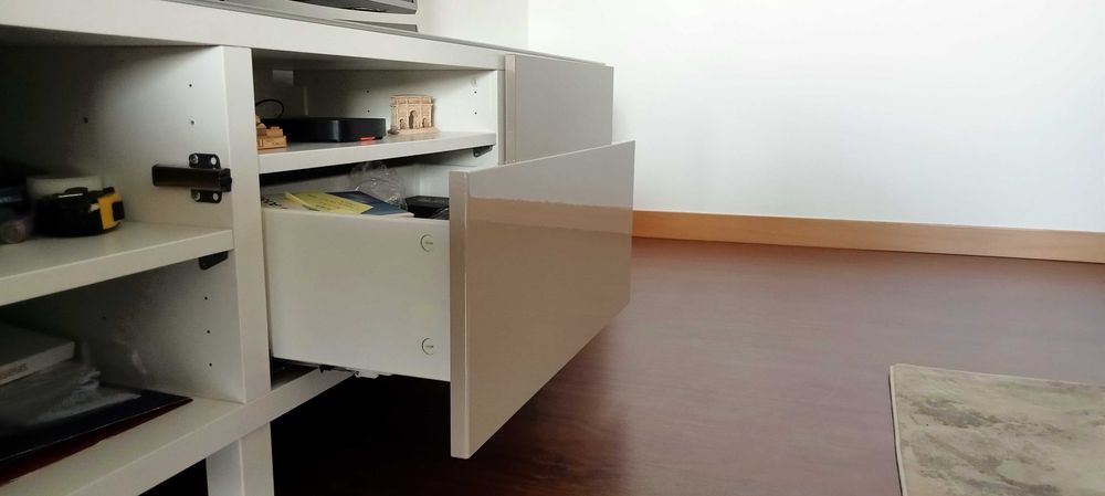 Móvel TV branco e bege alto brilho como NOVO
