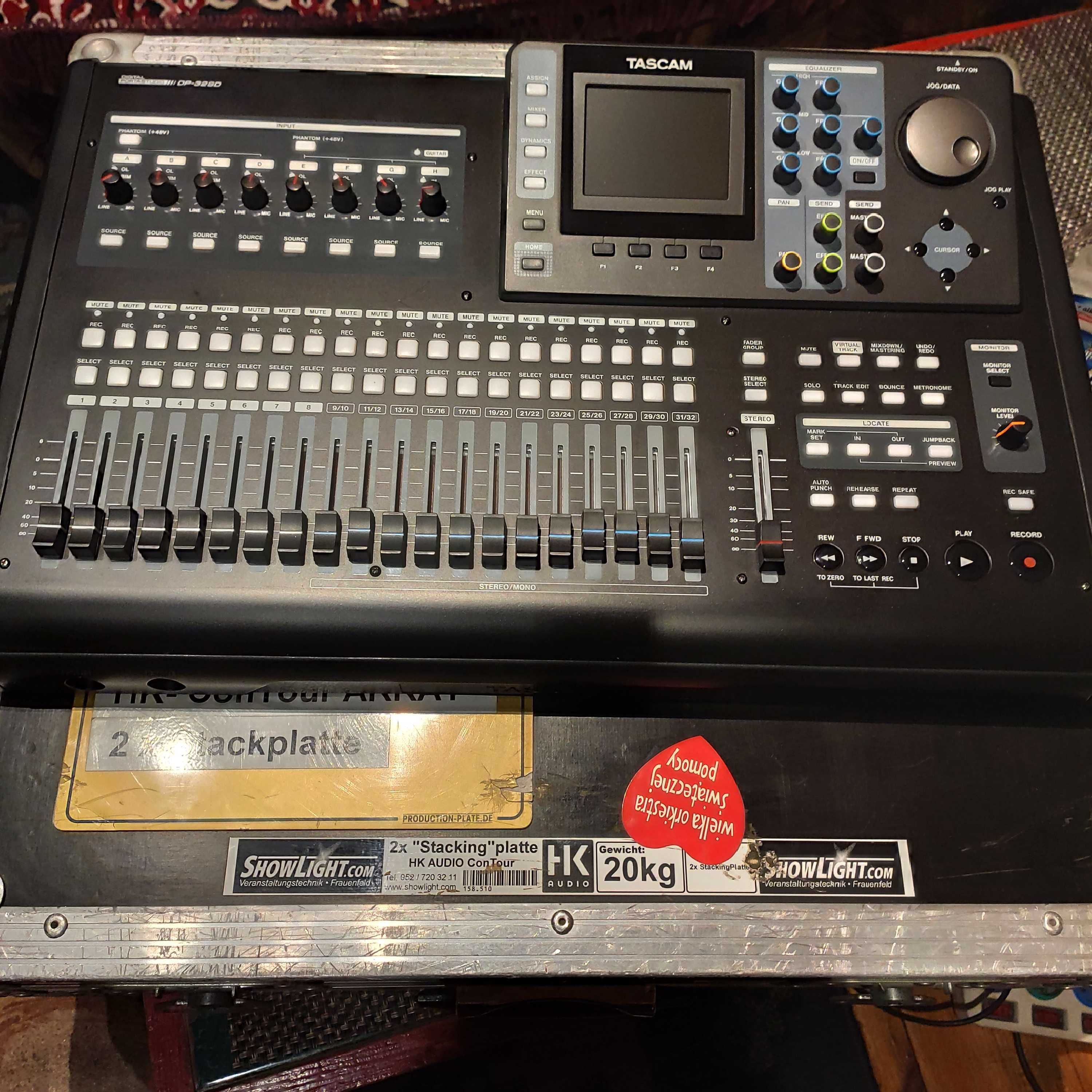 mixer cyfrowyTascam DP-32SD z nagrywaniem