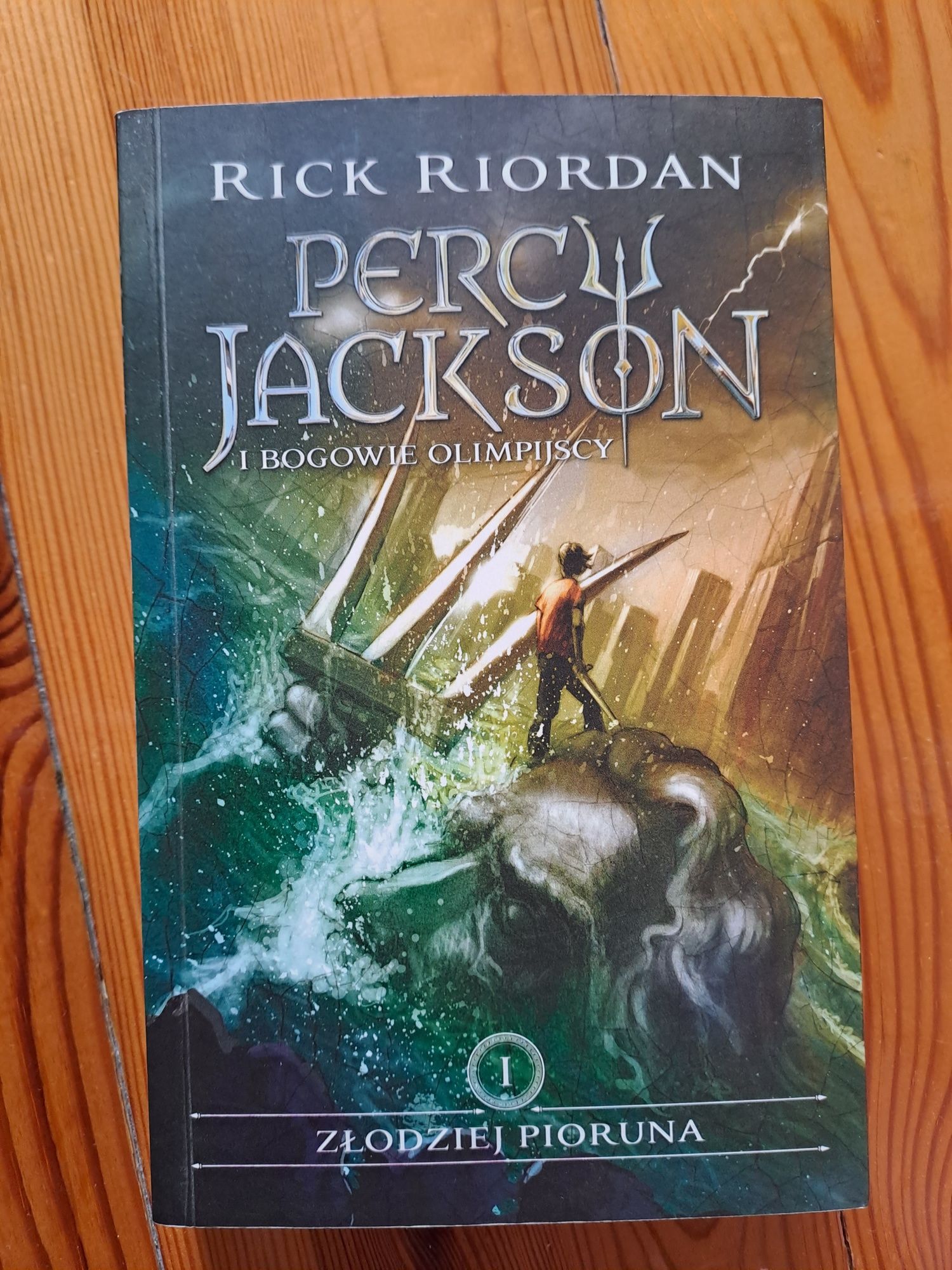 Percy Jackson Złodziej pioruna (tom 1), R. Riordan