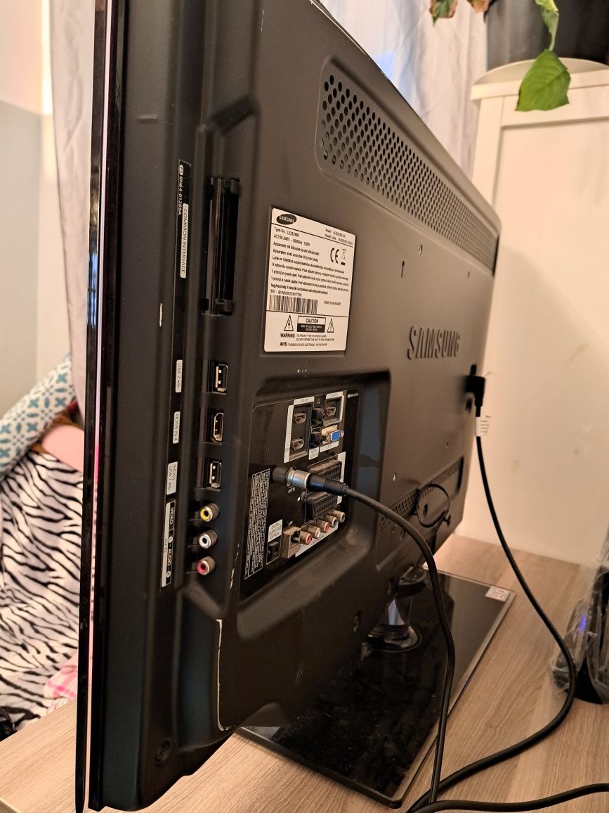Telewizor Samsung 32 cale stan bardzo dobry.