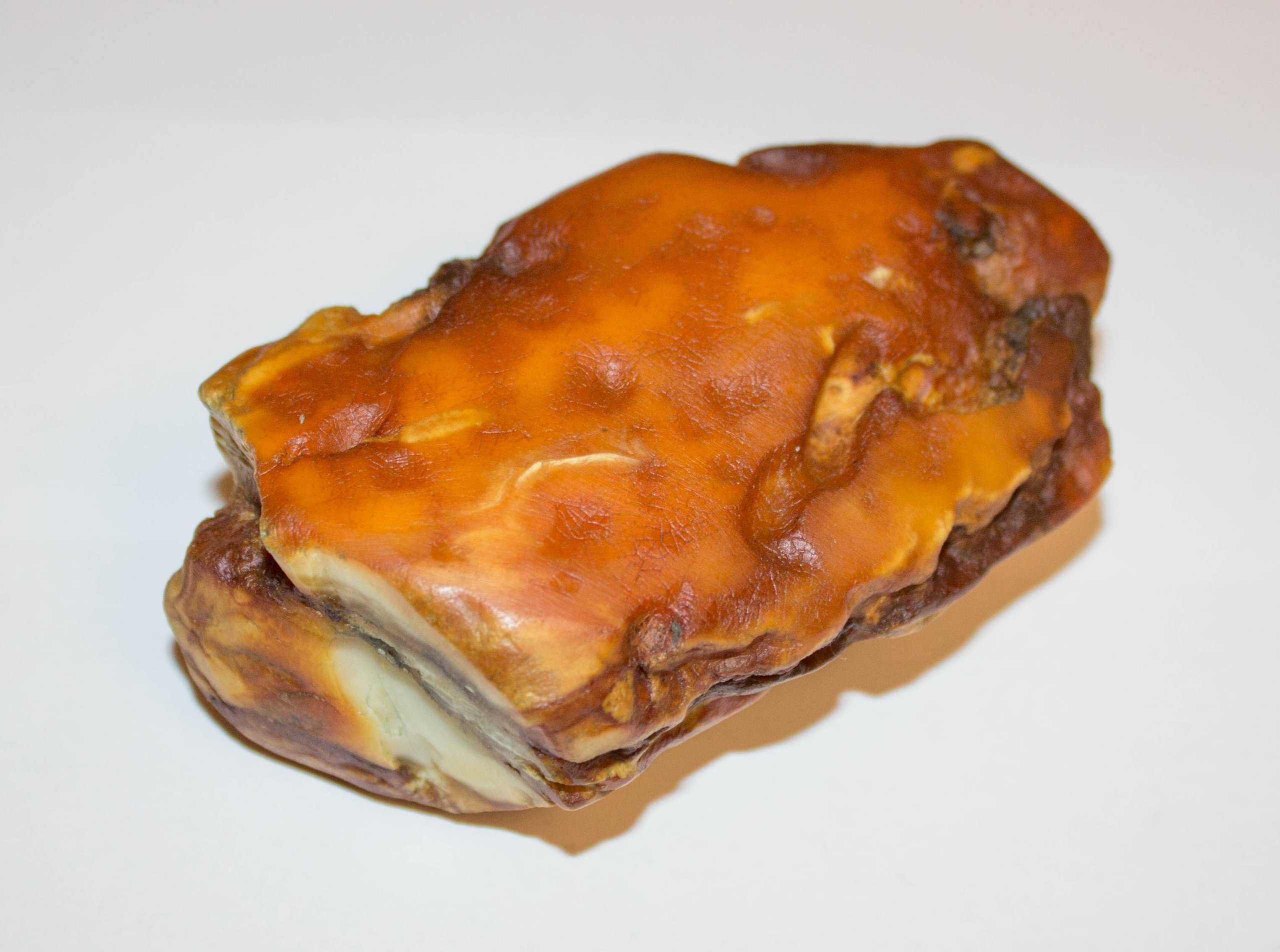 Wyjątkowy biało-kościano-przeźroczysty bursztyn ukraiński (95 g)