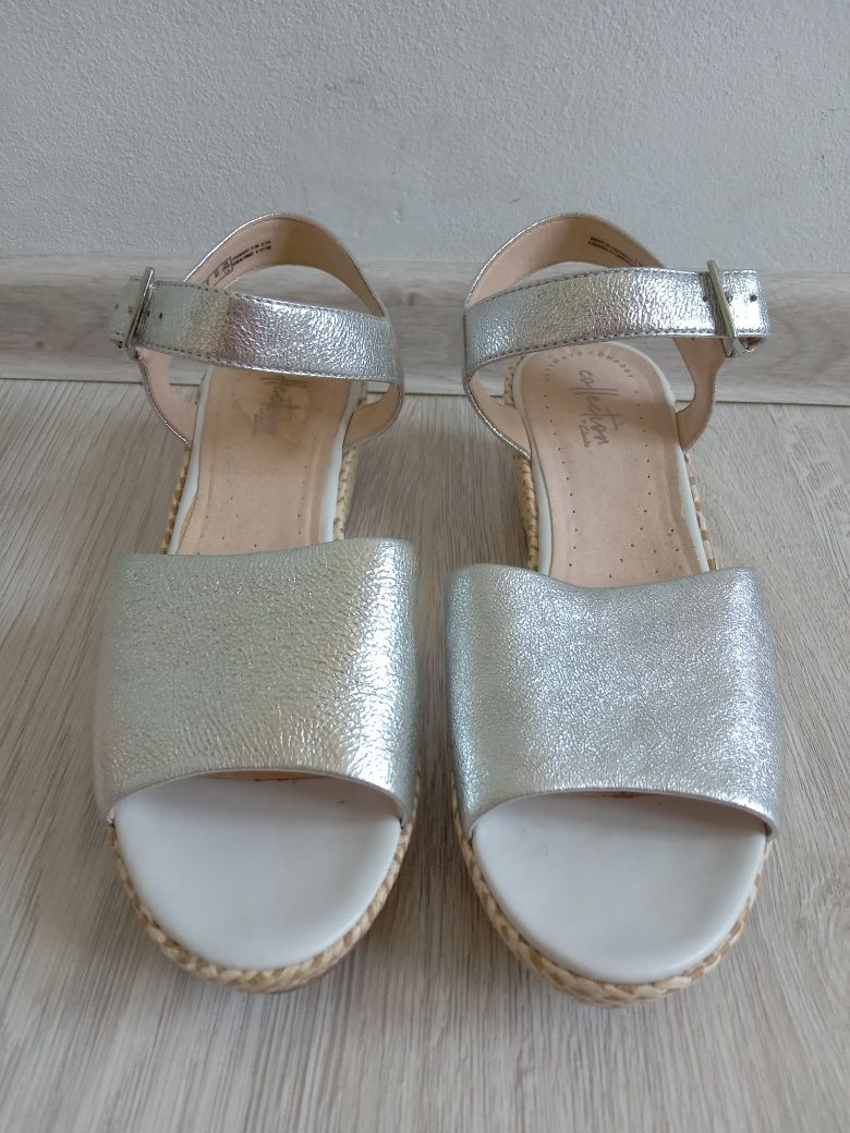 Sandały na koturnie Clarks r.40