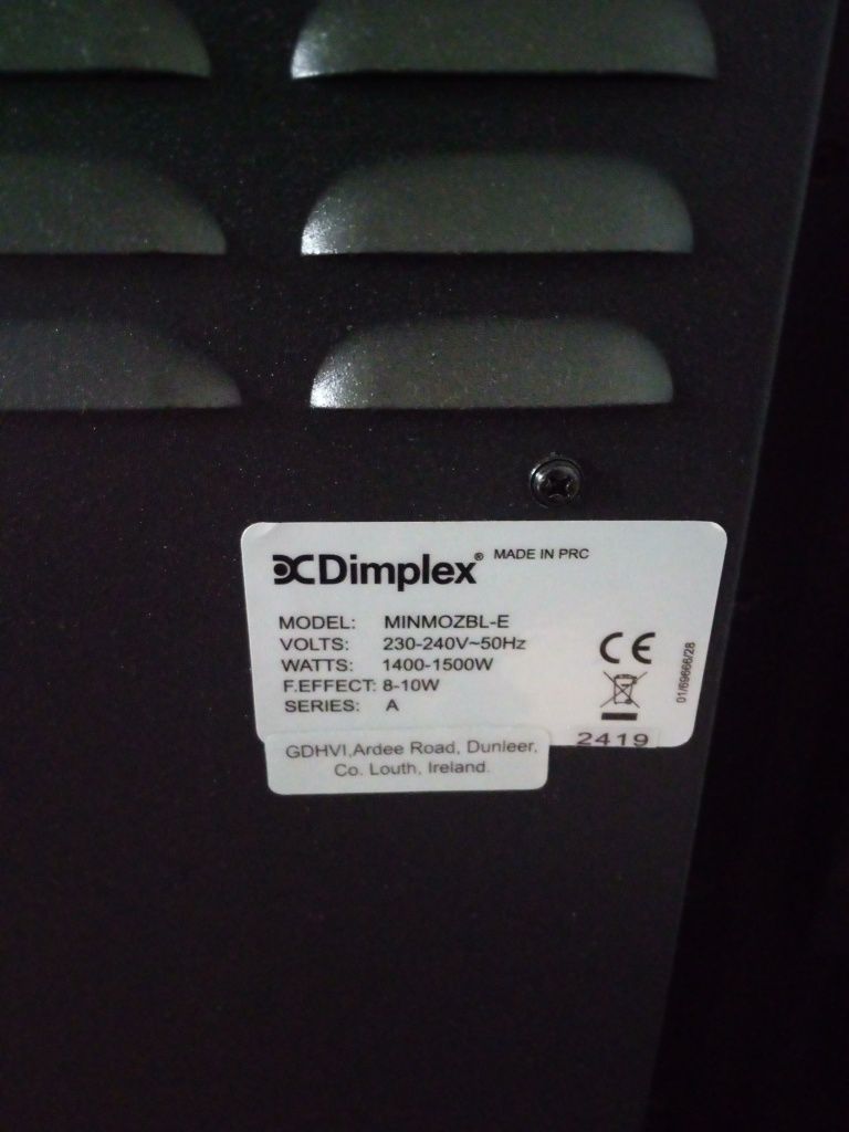 Kominek elektryczny z grzaniem