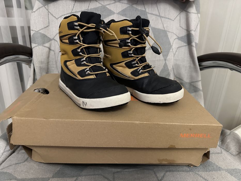 Зимові черевики, чоботи Merrell . Чудовий стан