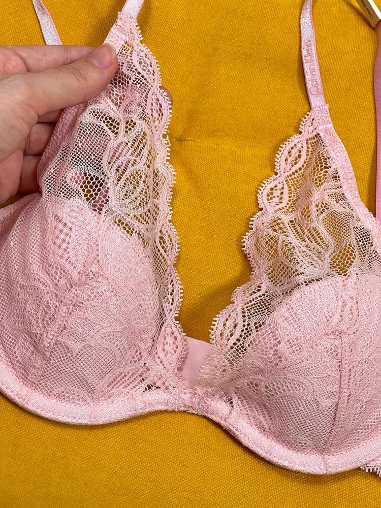 Кружевний бюстгальтер рожевий 30С (65С) Calvin Klein оригінал