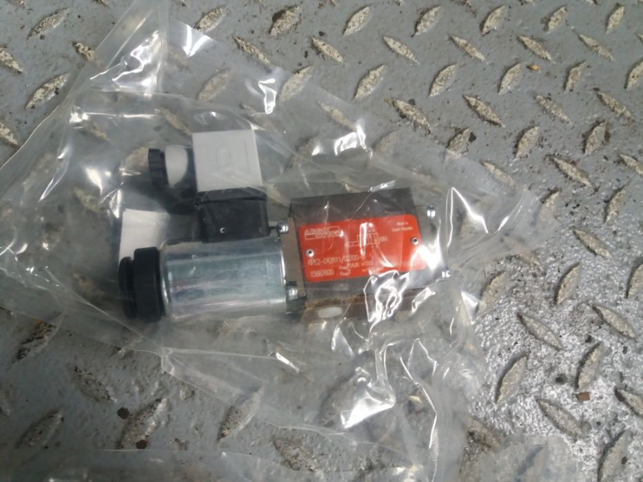Nowy Elektromagnes Wciągarki LKT 81 S LKT 81 T Oryginał CZESKI Wysyłka