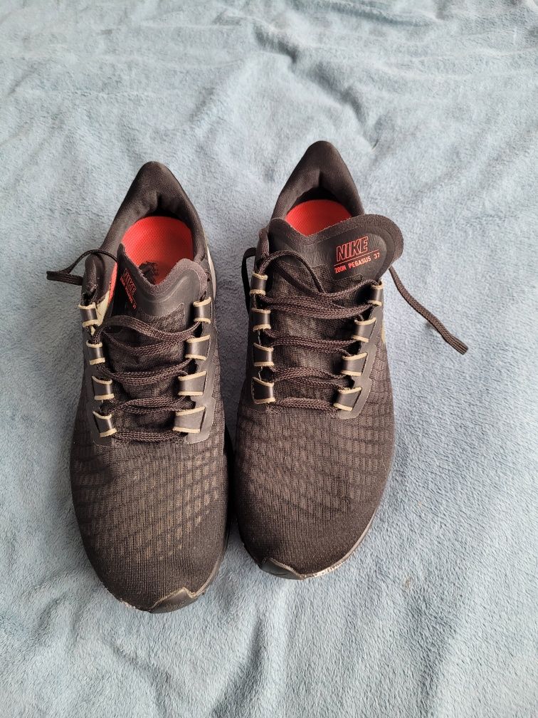 Sprzedam buty nike.