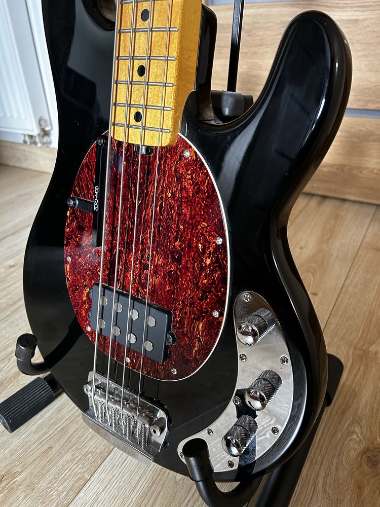 Gitara Basowa Sterling by MusicMan RAY34CA BK Ash Maple 21 progów