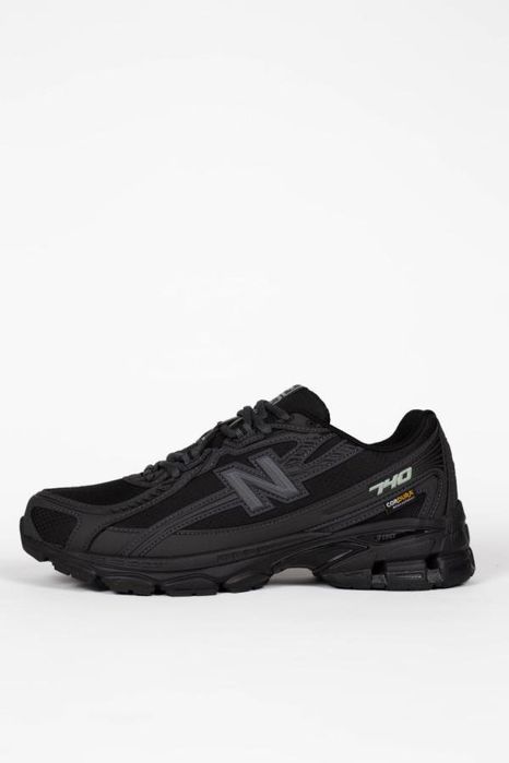 Чоловічі кросівки New Balance 740 dark gray cordura