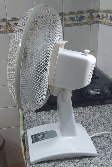 VENTOINHA IMPECÁVEL,DE BANCADA COM 3 VELOCIDADES.Casa,Quarto,Sala,etc.