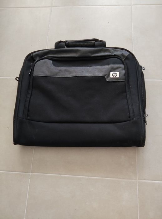 Mala preta,  marca HP, para computador