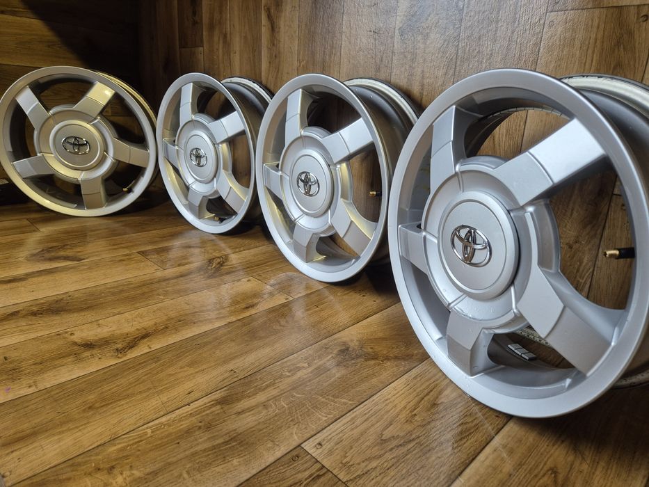 Felgi Toyota 15cali 4x100 et35 4,5j stan idealny Yaris Aygo