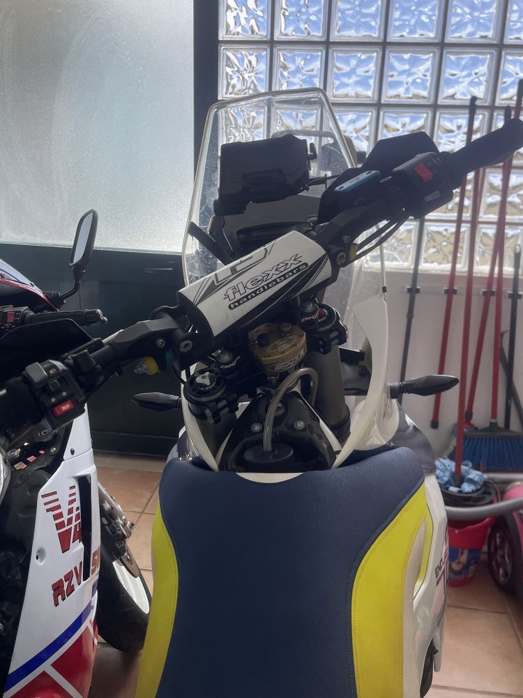 Husqvarna 701 ano 2018 cheia de extras