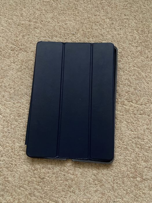 Продам чехол на ipad air