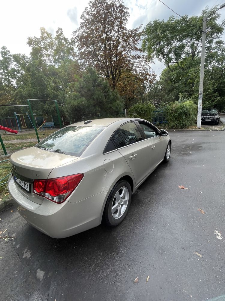 Авто Chevrolet Cruze ,90тис , можливий не великий  торг