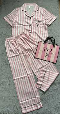 Różowa piżama satynowa w paski jak Victoria’s Secret