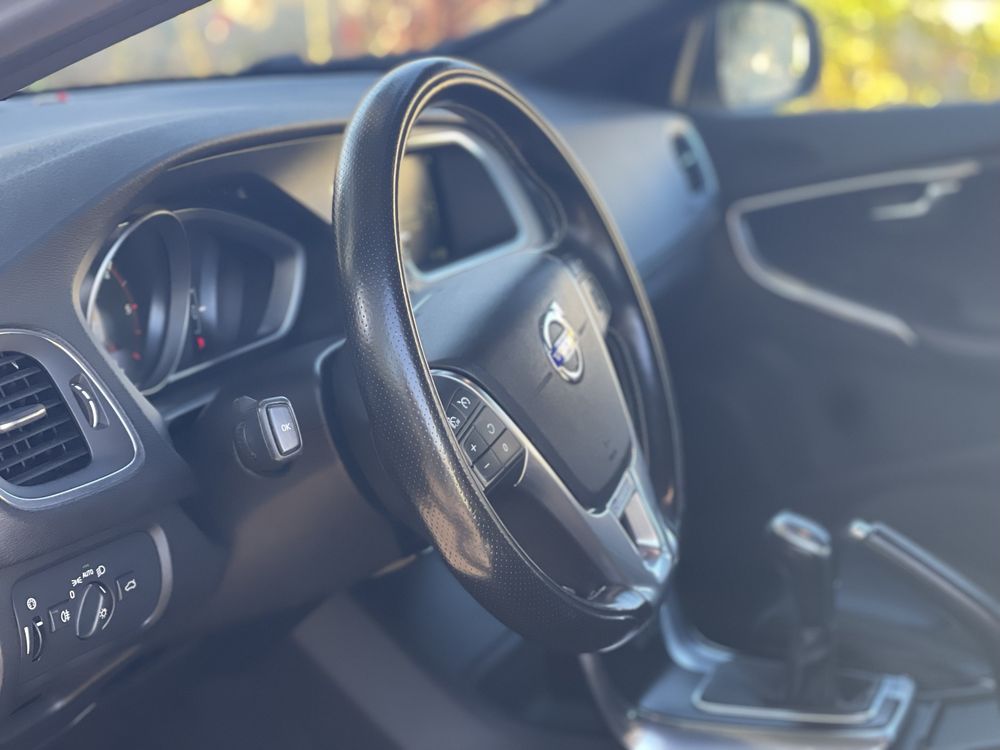 Para venda volvo v 40 R design D 2 com garantia de 24 meses