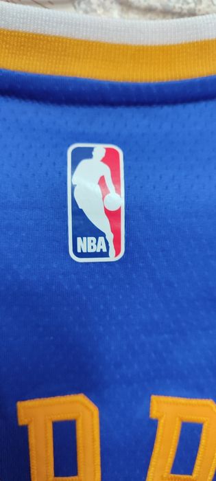 Майка Стефен Каррі