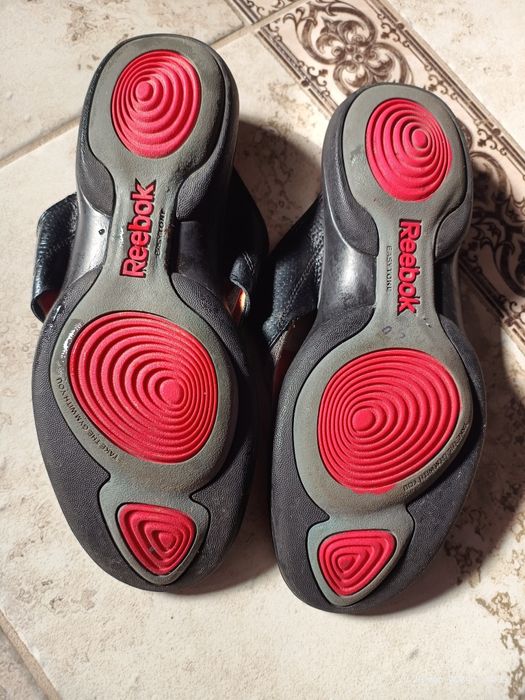 Шльопанці Reebok , в'єтнамки