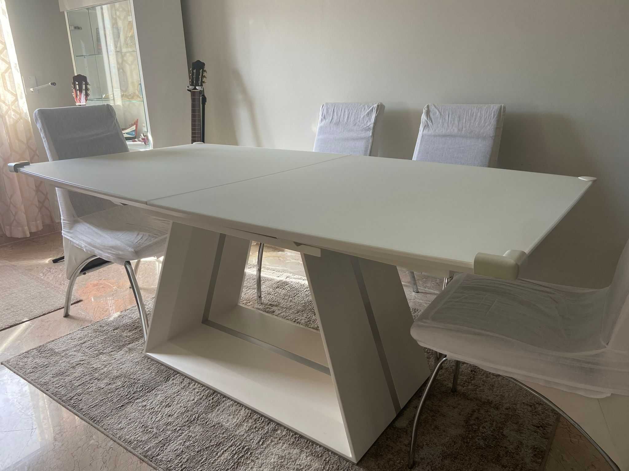 Mesa de jantar extensível branca 240/180cm