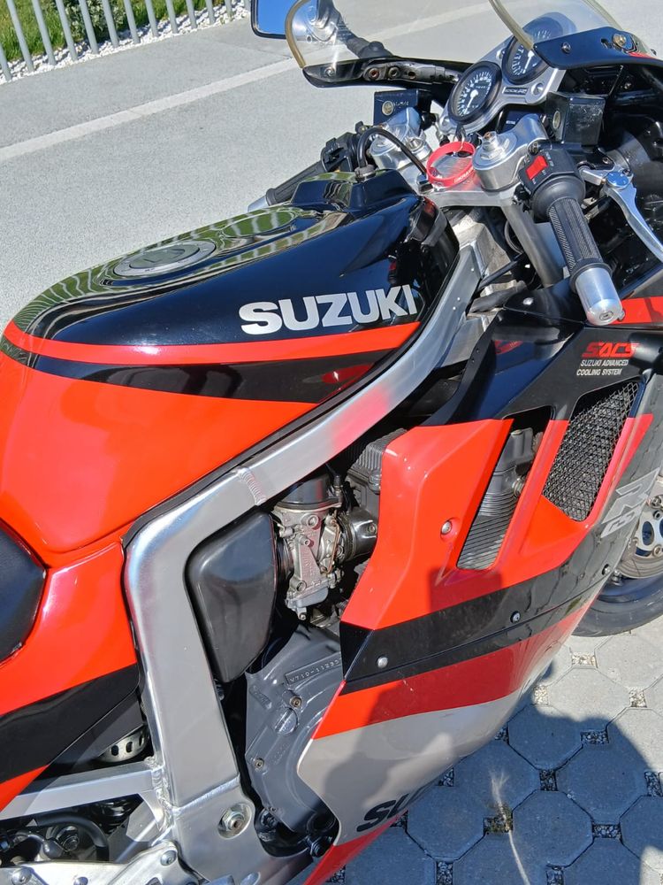 Suzuki GSX-R 1100 Rara 1991 – Clássico Colecionador