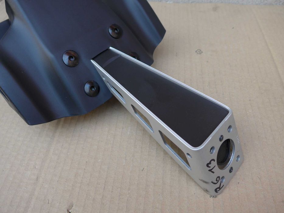 Yamaha yzf r6 '06-20r BŁOTNIK tył mocowanie tablicy nowy