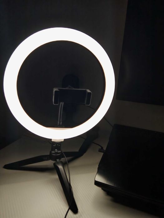 Lampka dla TikTok, YouTube, Streamingu