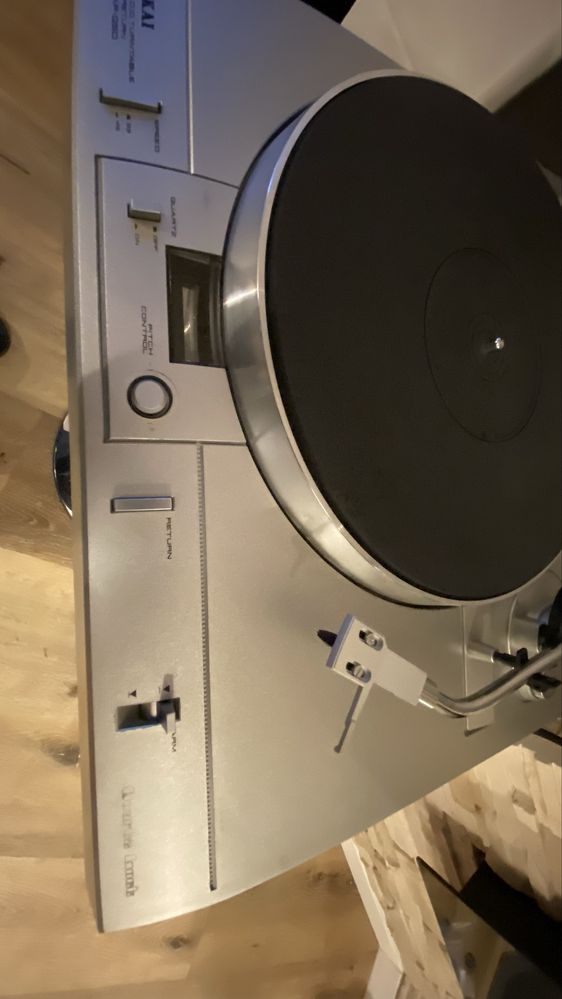 Gramofon Akai AP Q50