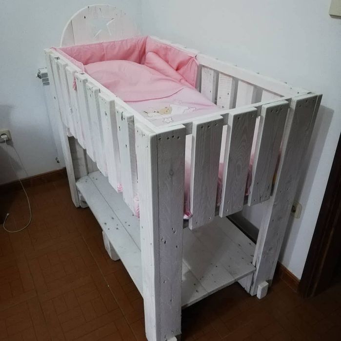 Berço/cama de bebe 
em muito bom esta