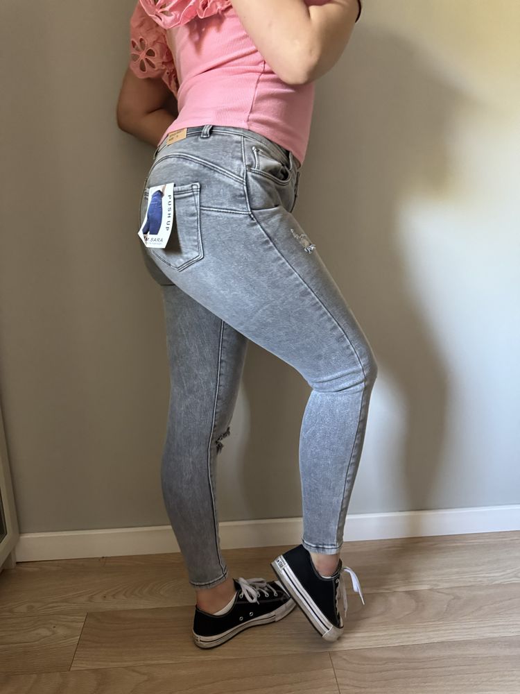 Szary jeans z przetatciami m.sara push up