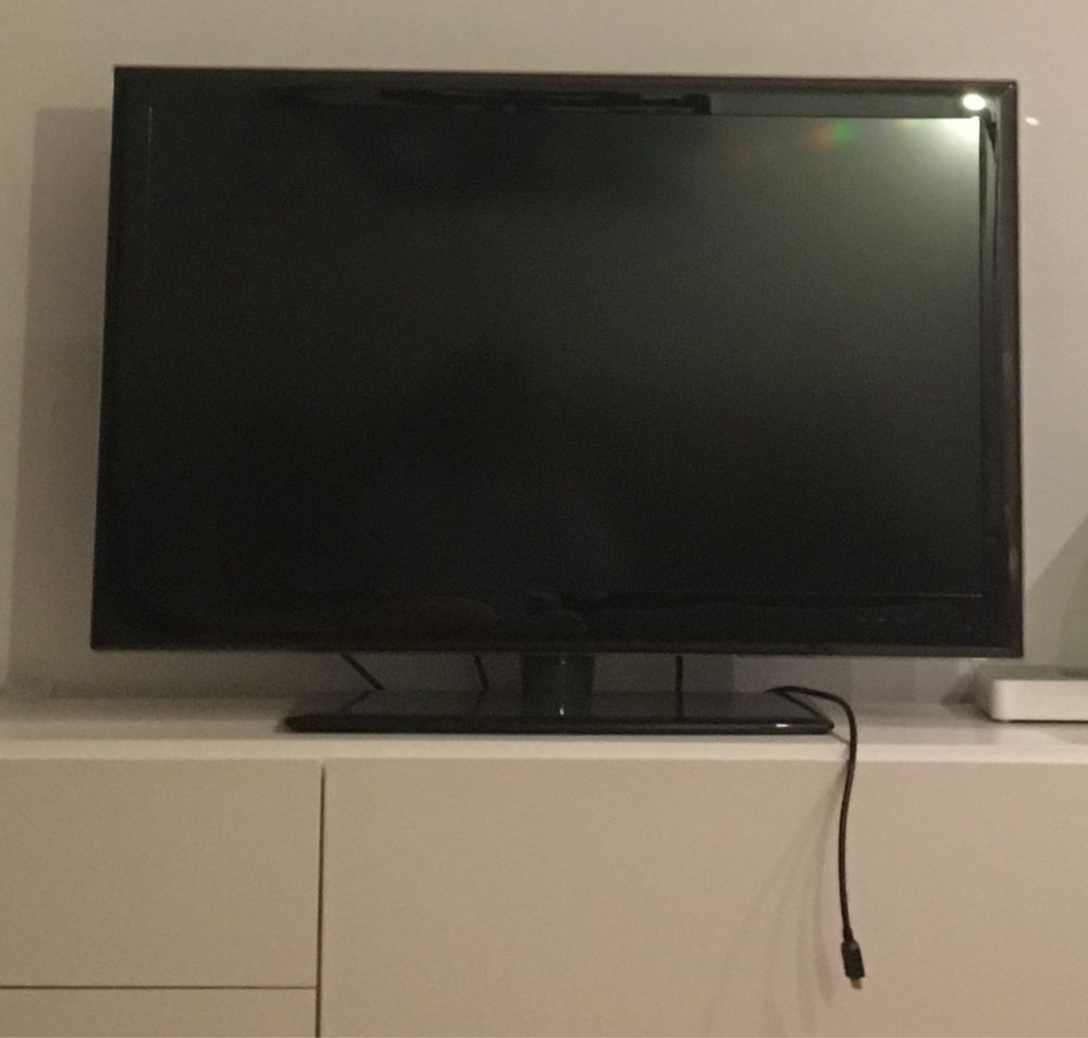 TV LG 37″ Full HD LED LCD USADA – Modelo 37LE5510 - com dongle Wi-Fi