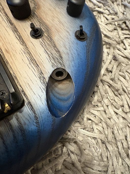 Gitara basowa sześciostrunowa Ibanez SR606E-CTF