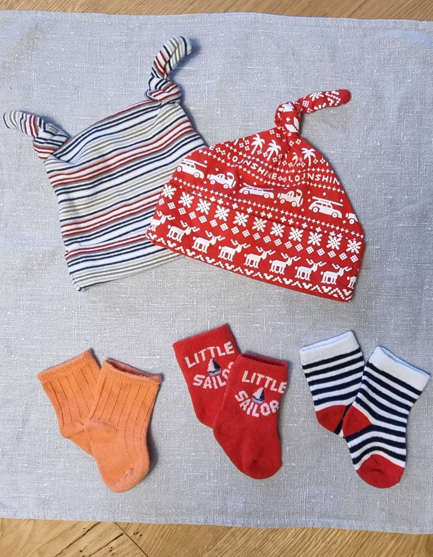 Zestaw H&M Czapka 2x + skarpety 3pary Czapka świąteczna czerwona