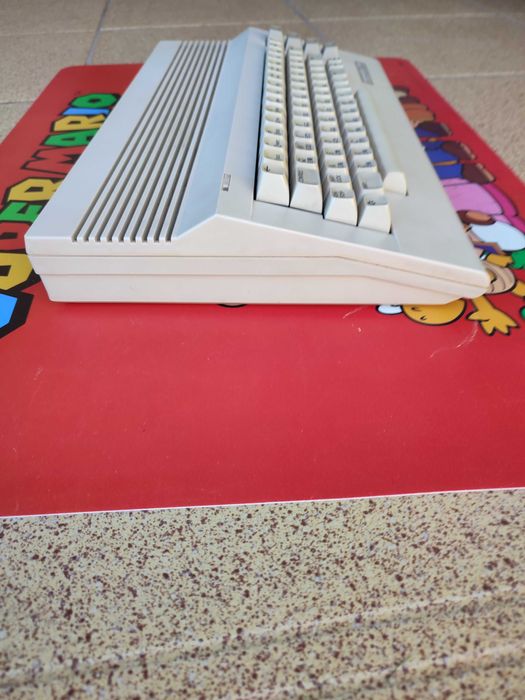 Commodore C64 kompletny zestaw gry kartridż tapecart joystick zasilacz
