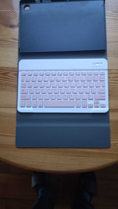 Tablet Samsung SM-X200 jak nowy + akcesoria