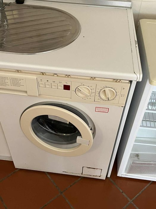 Máquina de lavar a roupa Friave JB400R inox - funciona muito bem