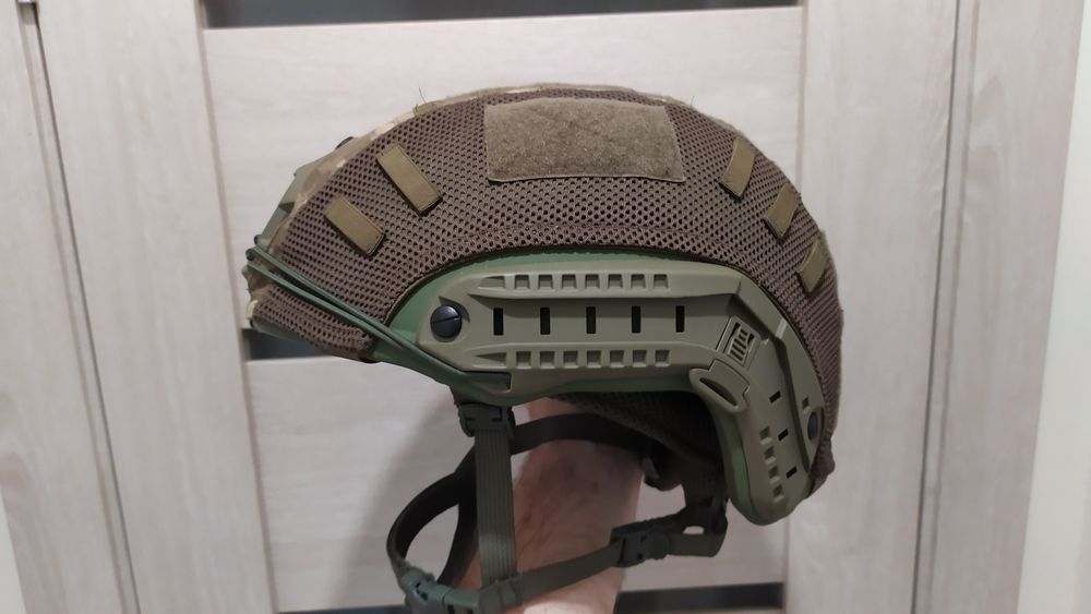 Захист голови олива