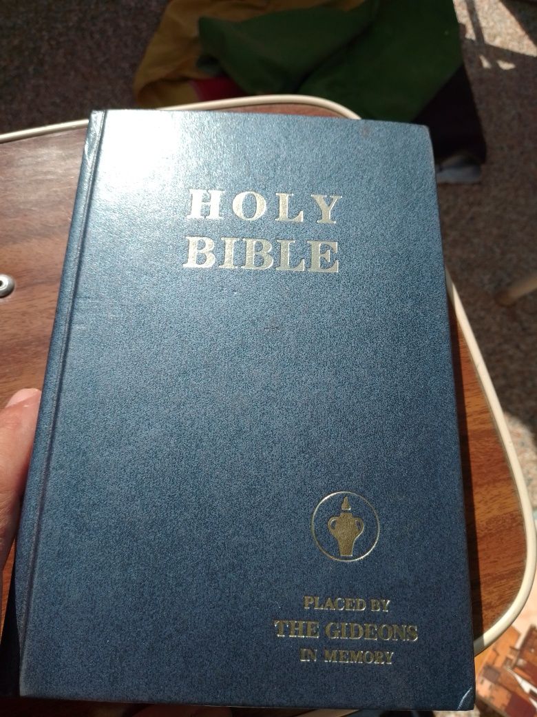 Livros Religiosos de outrora antigos dificeis encontrar eoutro Desde3E