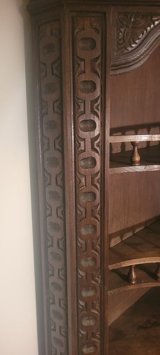 Móvel de madeira de esquina