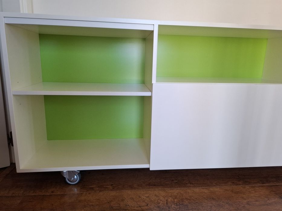 Movel com rodas e luz