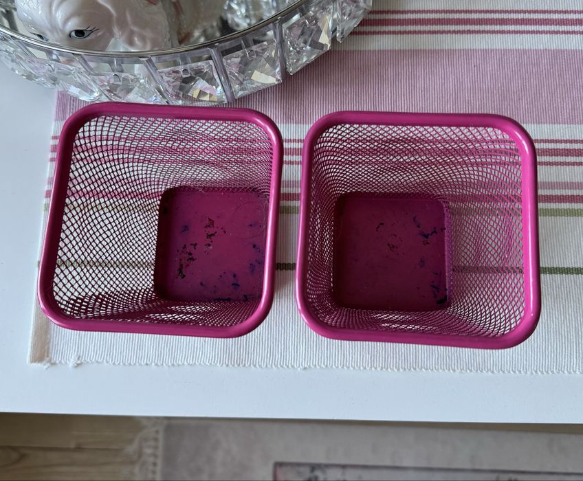 Koszyczki różowe na przybory ikea długopisy koszyk