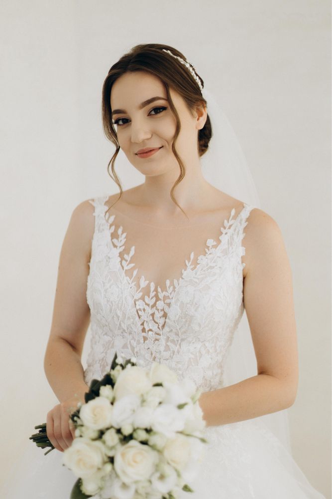 Весільна сукня айворі з вишивкою, S/M, як нова