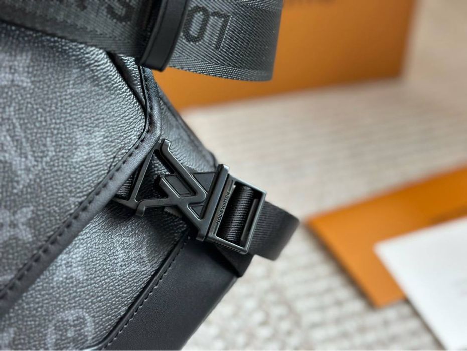 Мужская сумка  Мессенджер Louis Vuitton Voyager PM чоловіча сумка луі